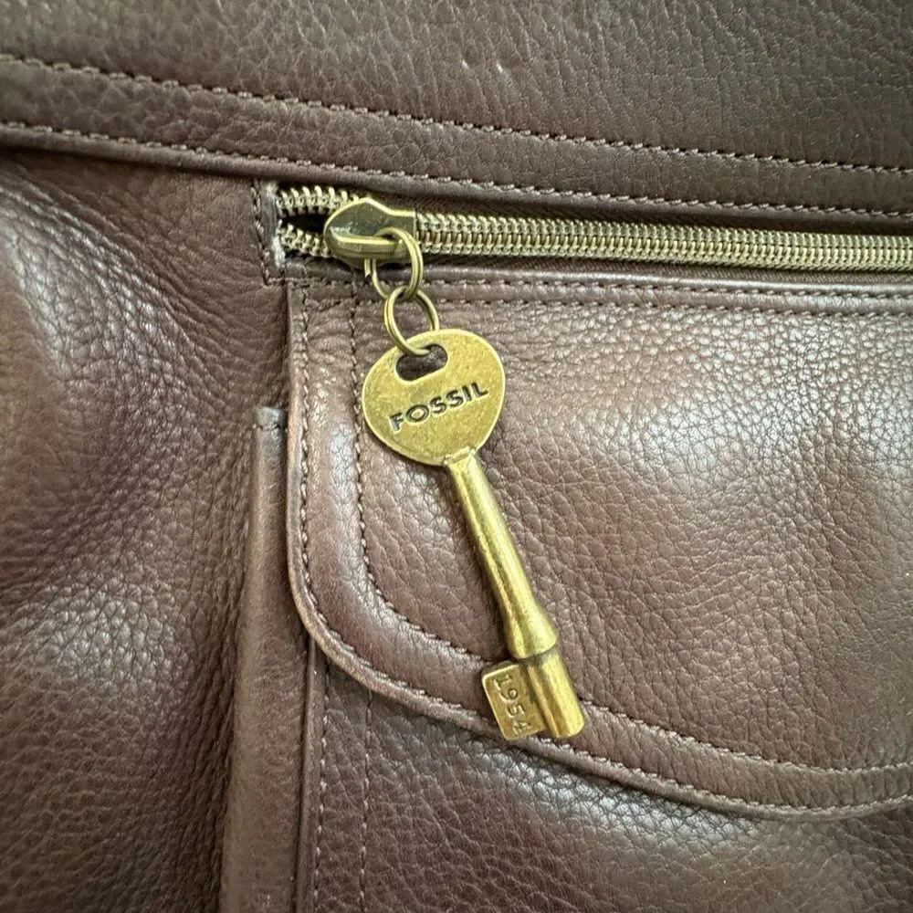Fossil Leather Shoulder Bag Brown Style 75082 Key Charm Adjustable Strap